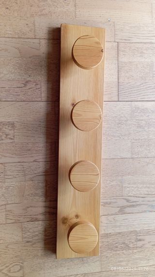 Colgador madera pino - 4 ganchos