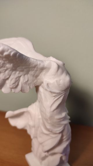 Statua Scultura Nike di Samotracia Bianco