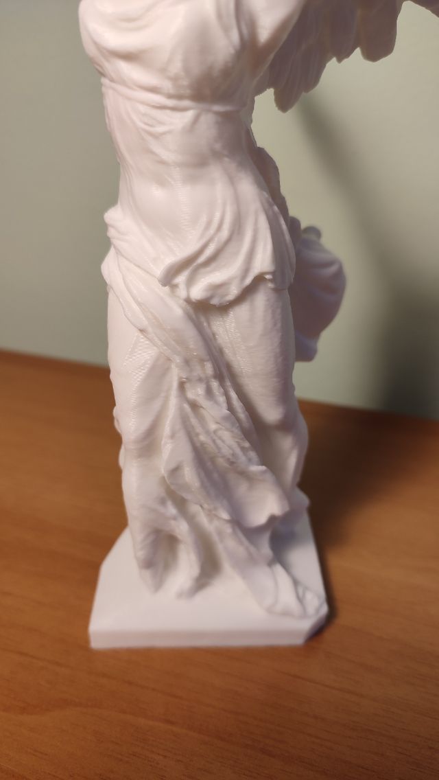 Statua Scultura Nike di Samotracia Bianco