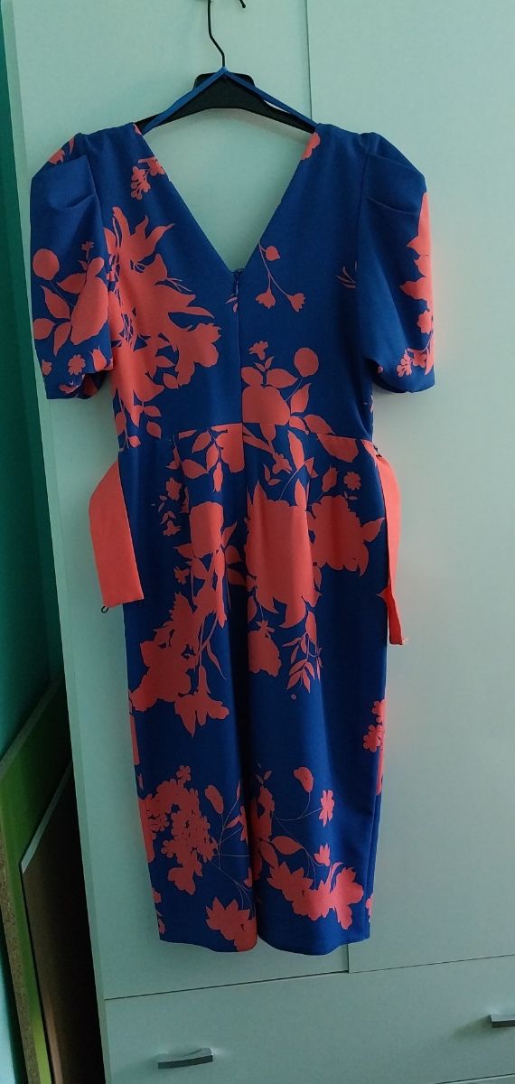 Vestido floral azul y coral