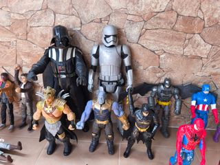 19 Figuras Marvel y Star Wars