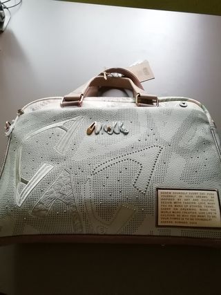 Portadocumentos Anekke con etiquetas.