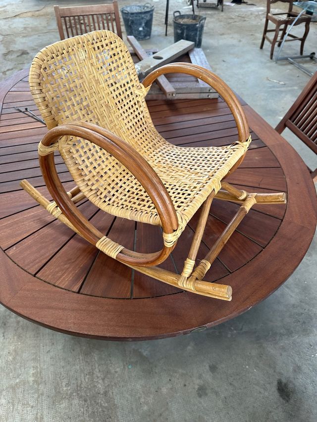 Dondola in vimini per bambino vintage
