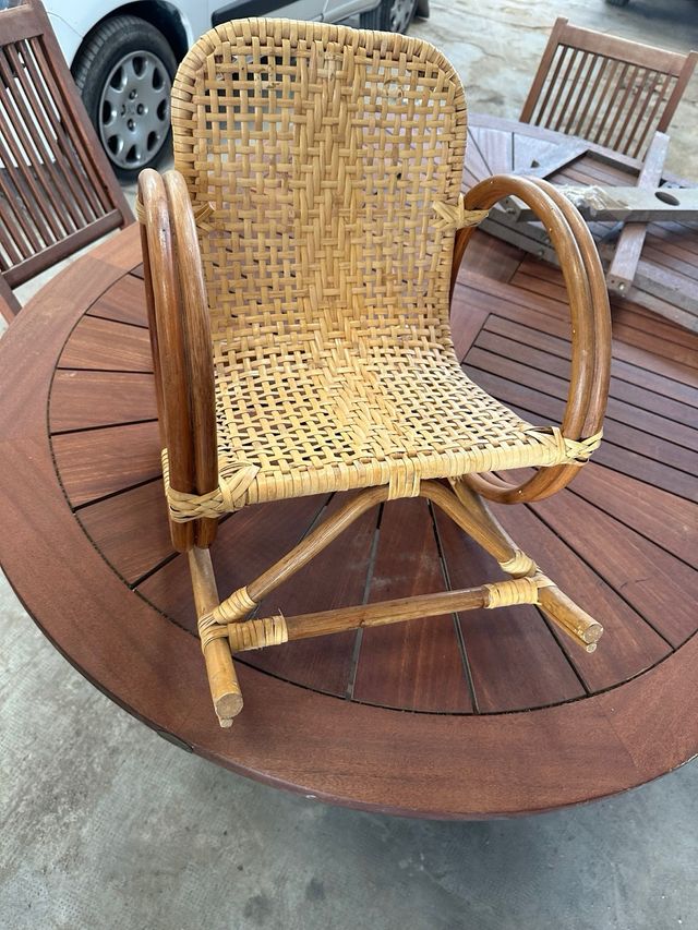 Mecedora mimbre niño vintage