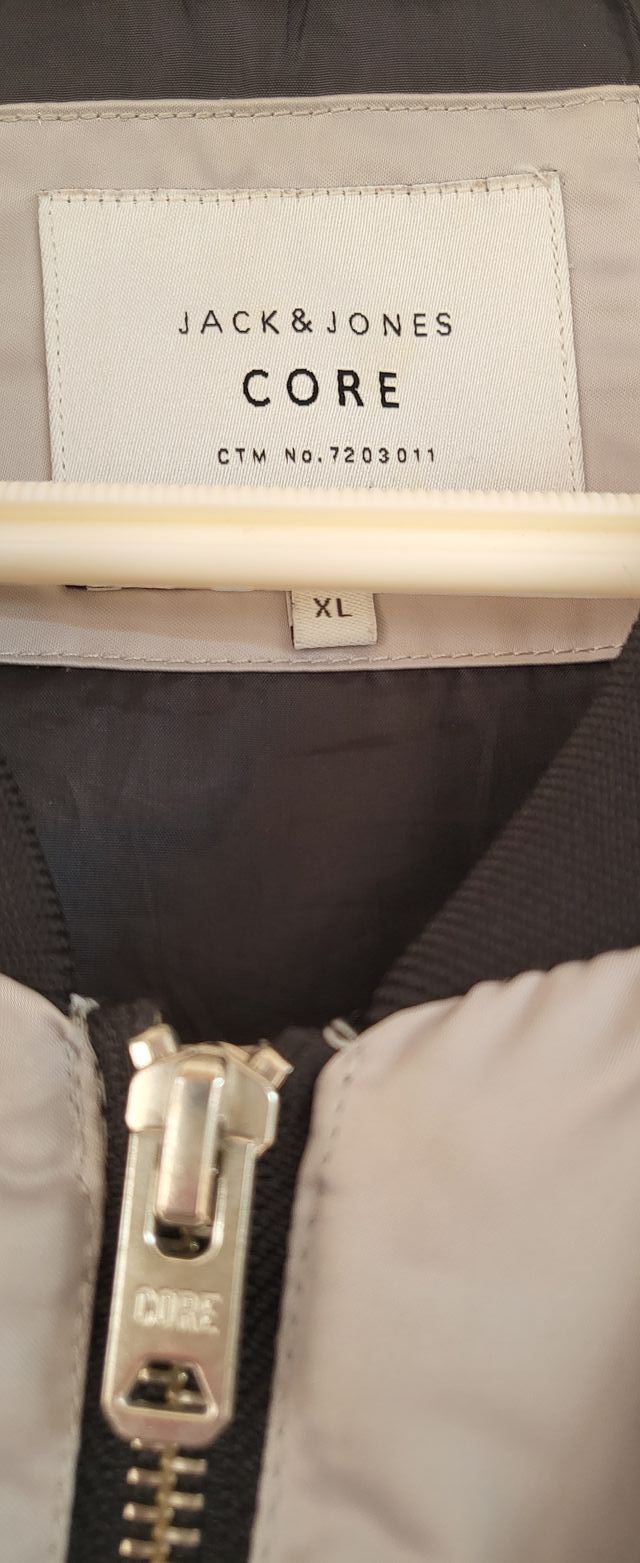 Cazadora Jack and Jones gris