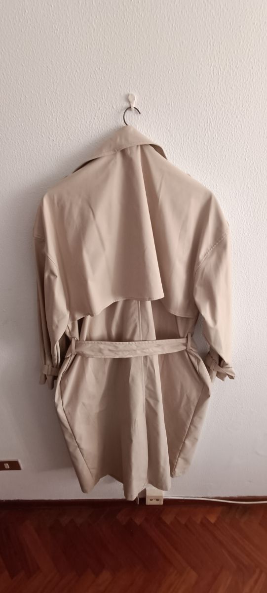 Gabardina STRADIVARIUS beige oversize L