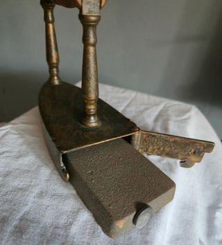 Plancha antigua de hierro