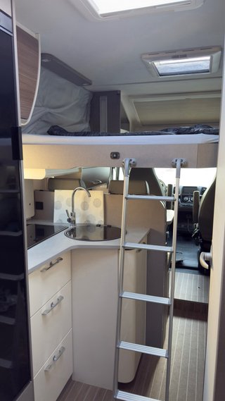 Autocaravana con A/A 5 plazas  - Alquiler
