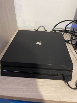 PS4 PRO+TELE 24"+MANDO+TECLADO Y RATON+Fc24 y casc