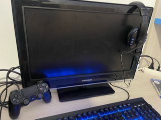 PS4 PRO+TELE 24"+MANDO+TECLADO Y RATON+Fc24 y casc