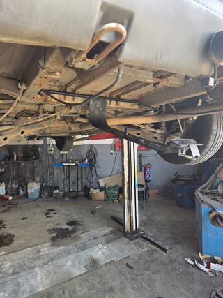 Soporte rueda repuesto Vito W638