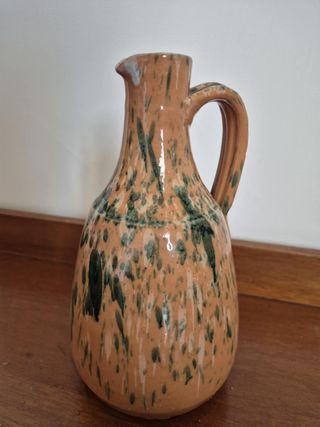 Caraffa brocca versatoio in ceramica dipinta a man