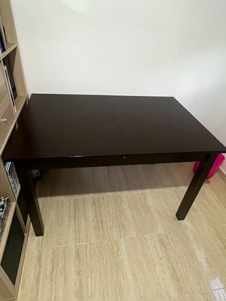 Mesa extensible marrón