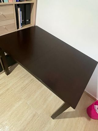 Mesa extensible marrón