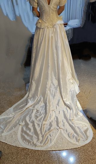 Vestido novia,Seda Salvaje blanco,cola superpuesta