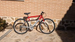 Bicicleta montaña roja