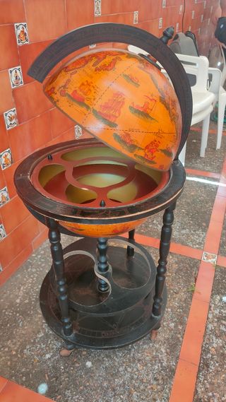 Mueble bar globo terráqueo. Solo en persona. Zafra