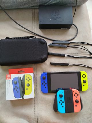 Nintendo Switch + 4 mandos