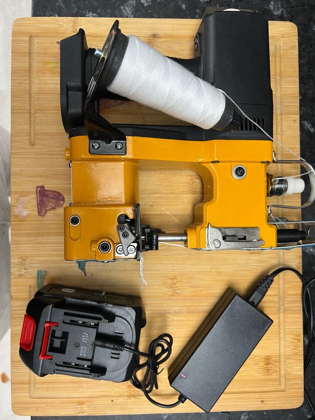 Máquina industrial de coser (portátil)