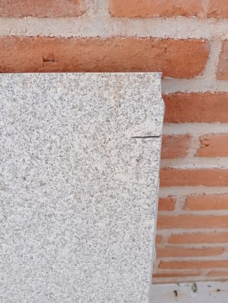 Losa Granito gris 68x40x2