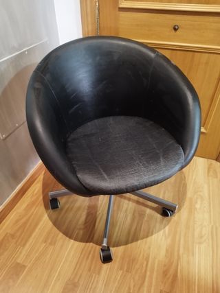 Silla giratoria Ikea negra