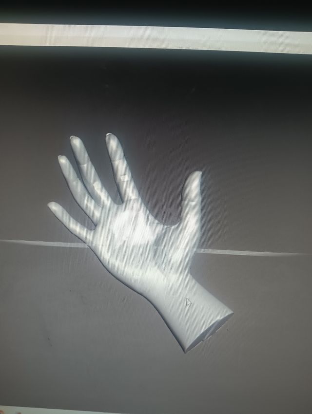 Manos para virgen impresas en 3d