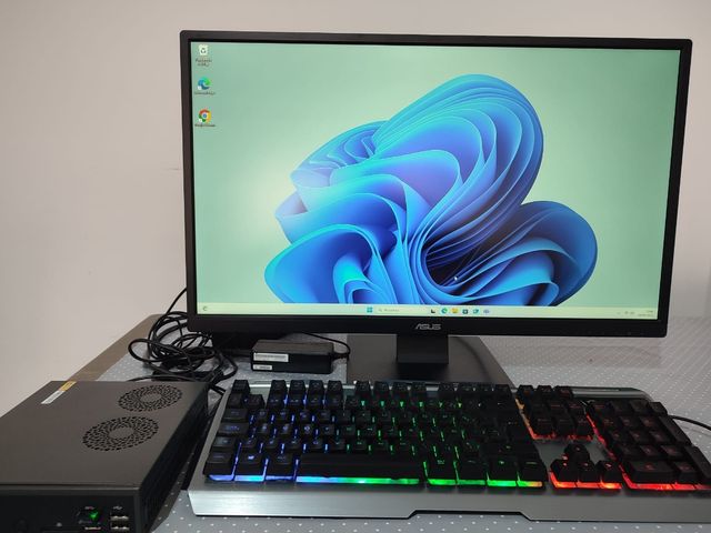 Mini PC Shuttle + Monitor Asus 27" + Teclado
