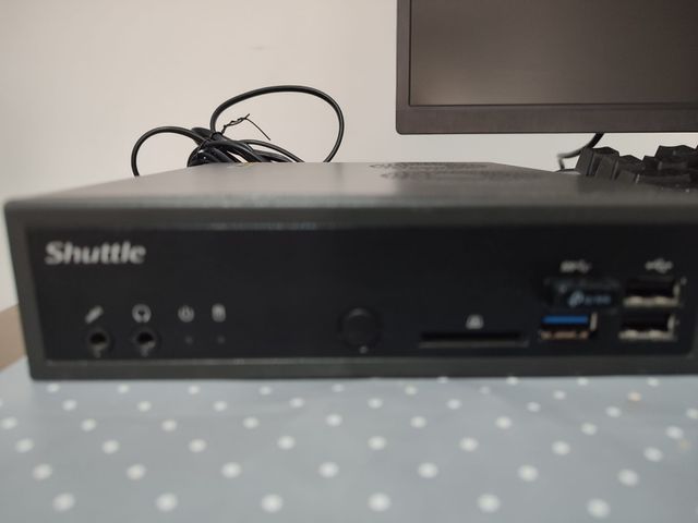 Mini PC Shuttle + Monitor Asus 27" + Teclado