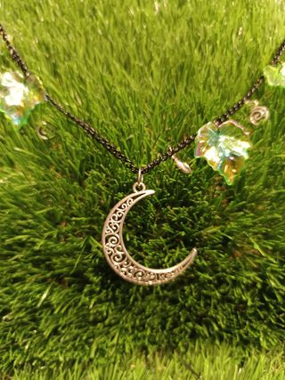 Collar Luna con hojas - Plata y Verde