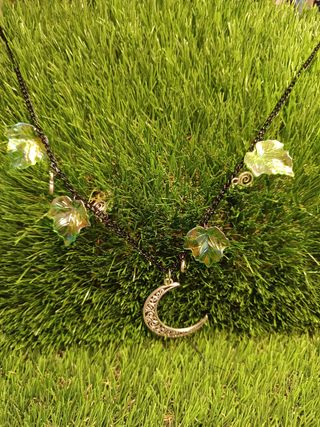 Collar Luna con hojas - Plata y Verde