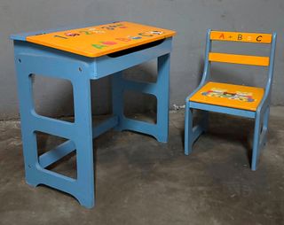 Escritorio y silla infantil
