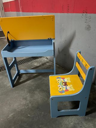 Escritorio y silla infantil
