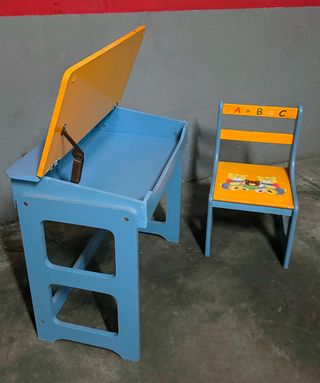 Escritorio y silla infantil