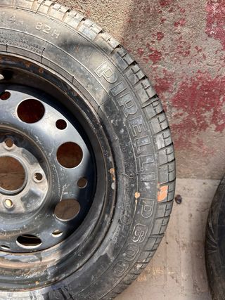 Rueda 185/60R14 Pirelli