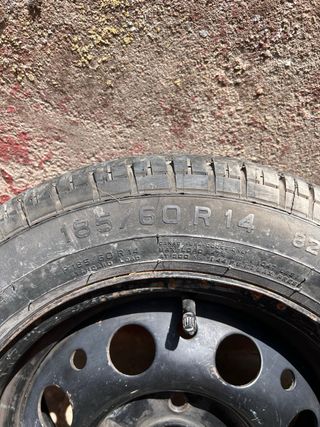 Rueda 185/60R14 Pirelli