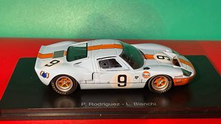 Ford GT 40 (1968) - Spark 1/43