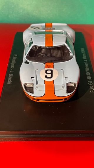 Ford GT 40 (1968) - Spark 1/43
