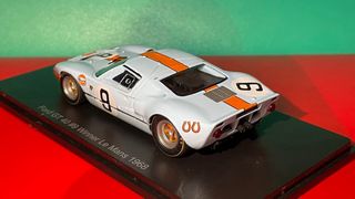 Ford GT 40 (1968) - Spark 1/43
