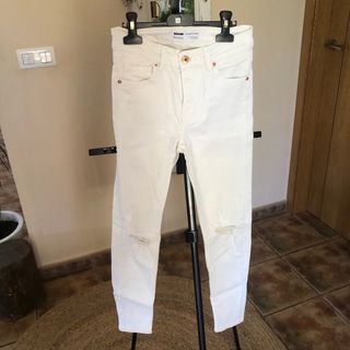 Jeans Bershka blancos rotos - Talla 34