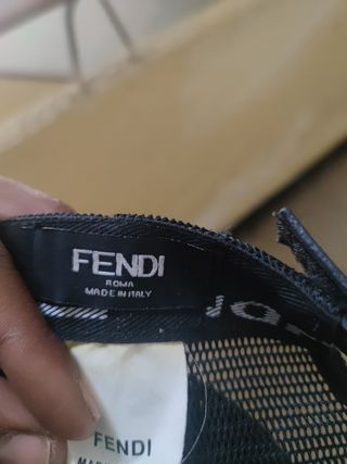 Gorra Fendi negra - Original