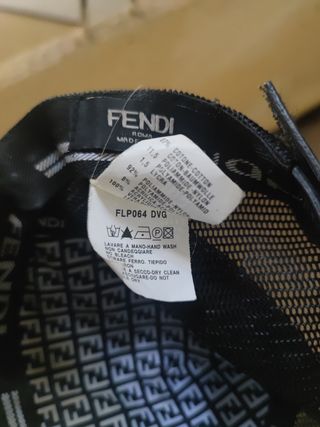 Gorra Fendi negra - Original