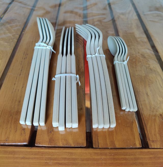 Posate beige in fibra di bambù x4