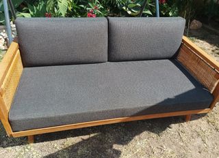 Sofá vintage de ratán y madera