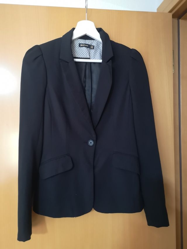 Americana negra, stradivarius talla xs