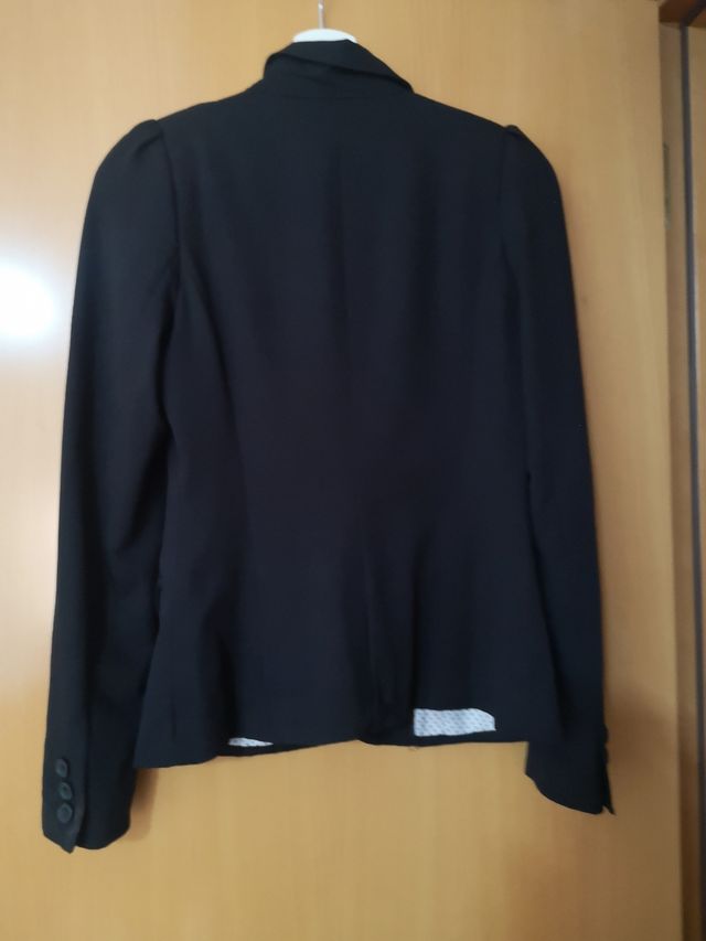 Americana negra, stradivarius talla xs