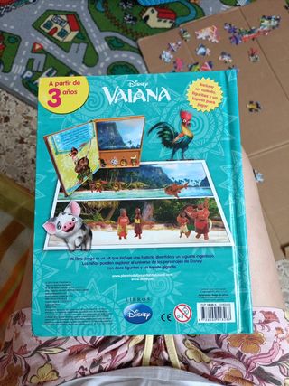 Vaiana. Libroaventuras: Incluye un cuento, figu...