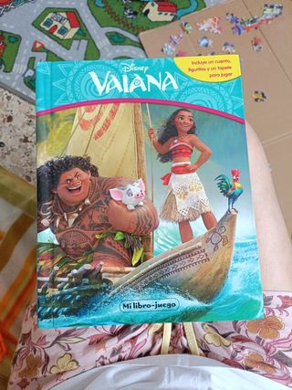 Vaiana. Libroaventuras: Incluye un cuento, figu...