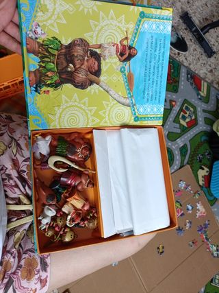 Vaiana. Libroaventuras: Incluye un cuento, figu...