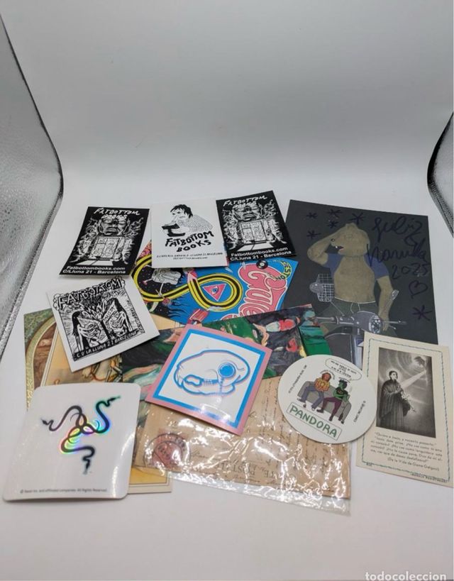 Lote de papel - Fanzines - Pegatinas - Postales -