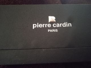 Bolígrafo Pierre Cardin rojo y negro